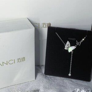 Sterling Silver Diamond Necklace – Subtle Brilliance with Elevated Style